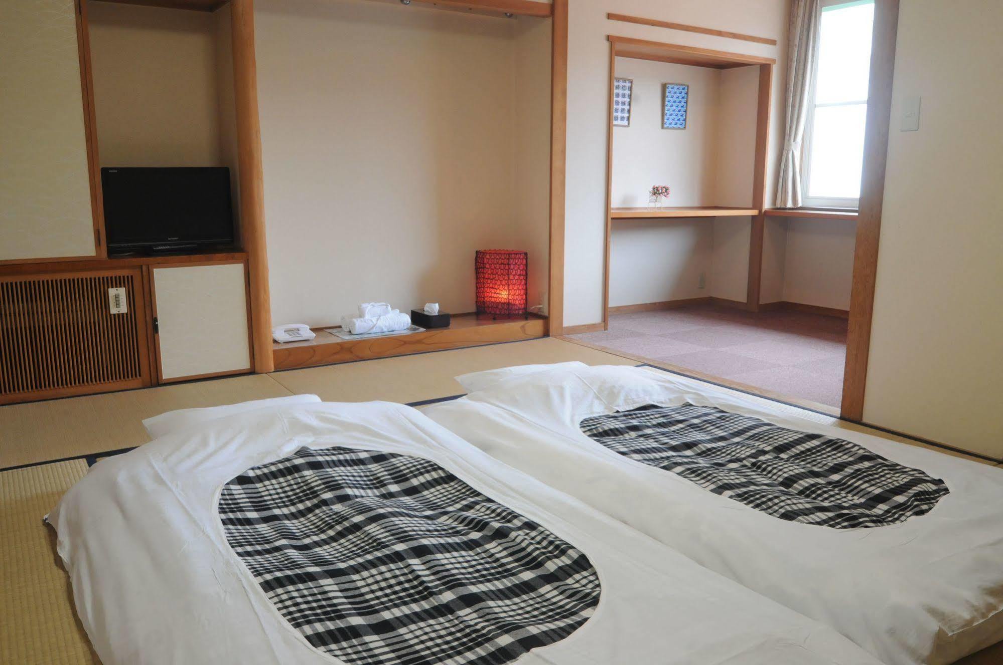 Hotel Bonfire Hakuba Esterno foto