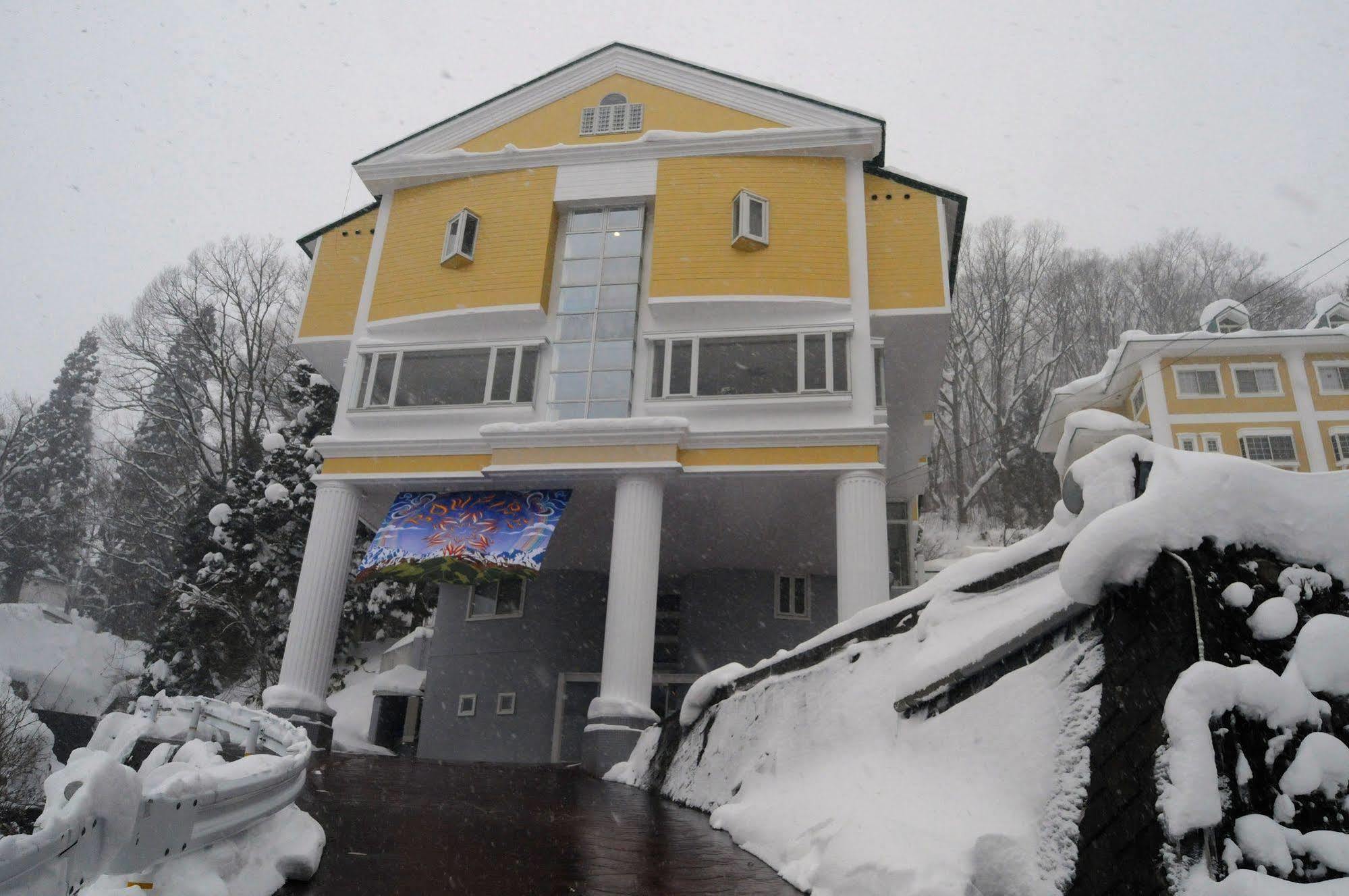 Hotel Bonfire Hakuba Esterno foto