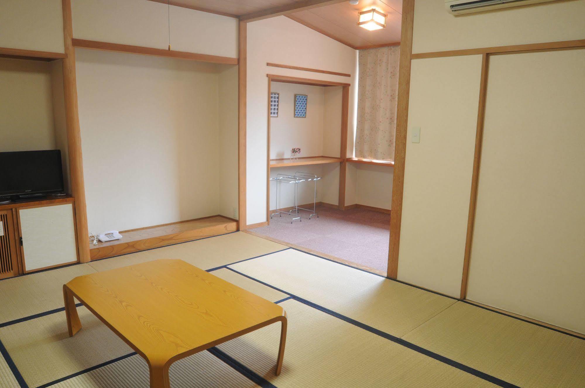 Hotel Bonfire Hakuba Esterno foto